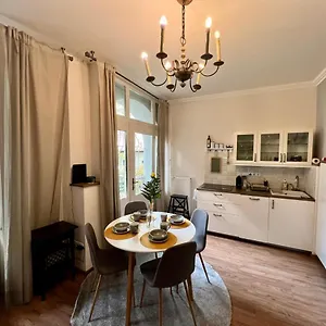  Apartment Adorable, Cosy At The Heroes' Square